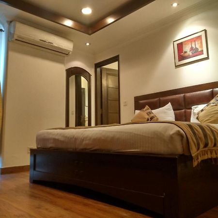 Hotel Aaron Castle Nuova Delhi Esterno foto