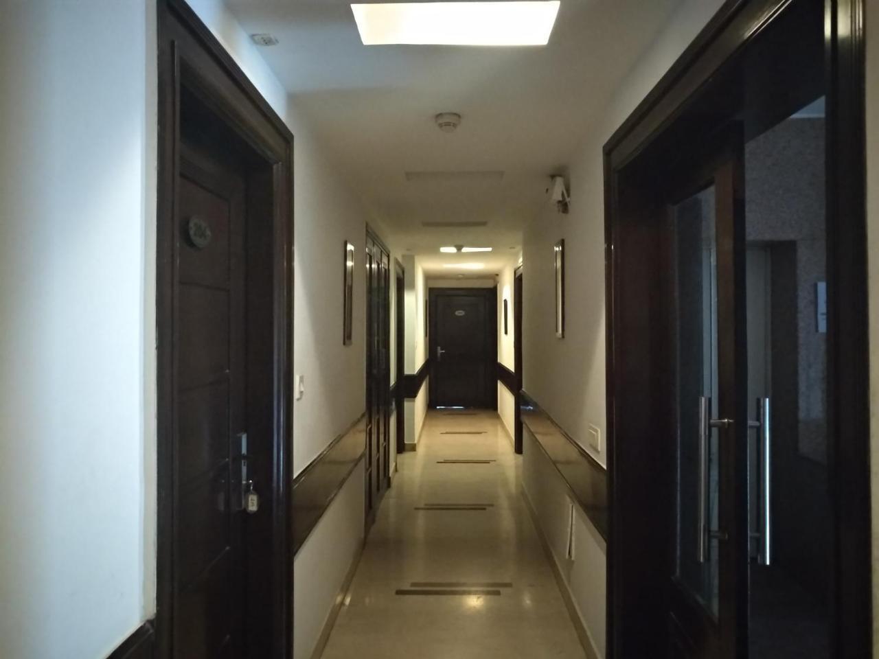 Hotel Aaron Castle Nuova Delhi Esterno foto